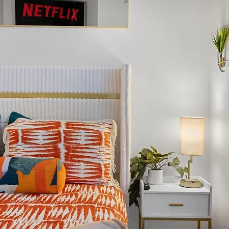 Park Lux Playhouse Apartment